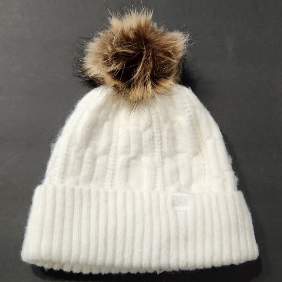 NWT Calvin Klein Cream Faux Fur Pom-Pom Knit Beanie Hat One Size MSRP $48 - Picture 3 of 10